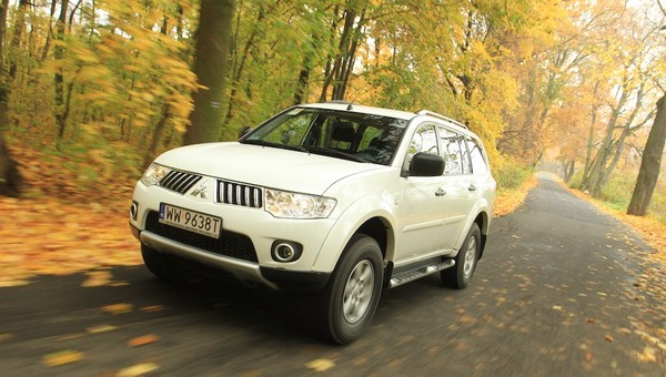 Mitsubishi Pajero Sport - Bardziej terenowe niż sportowe