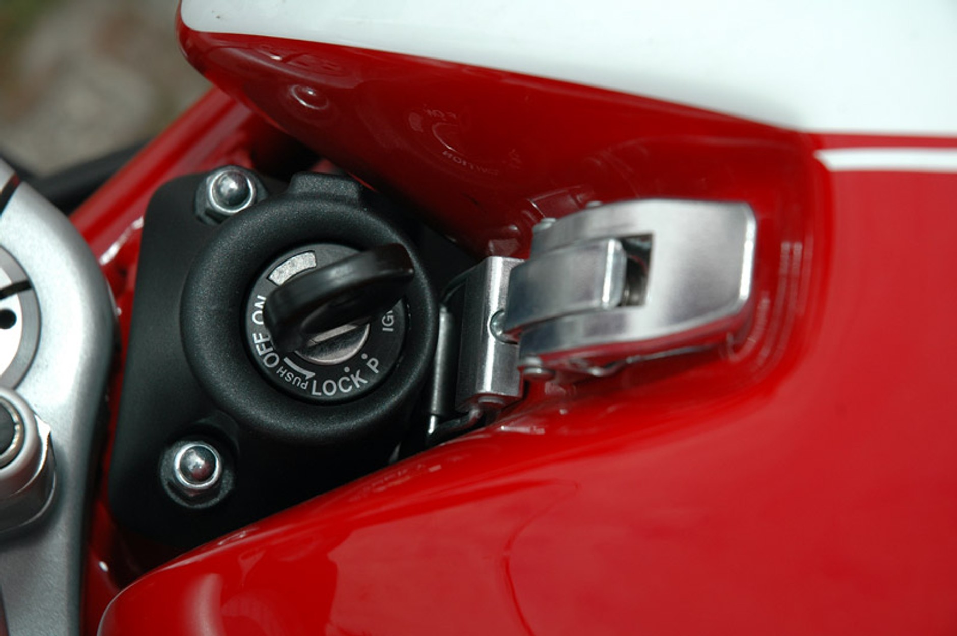 Ducati Monster S2R – włoska żyleta (test)