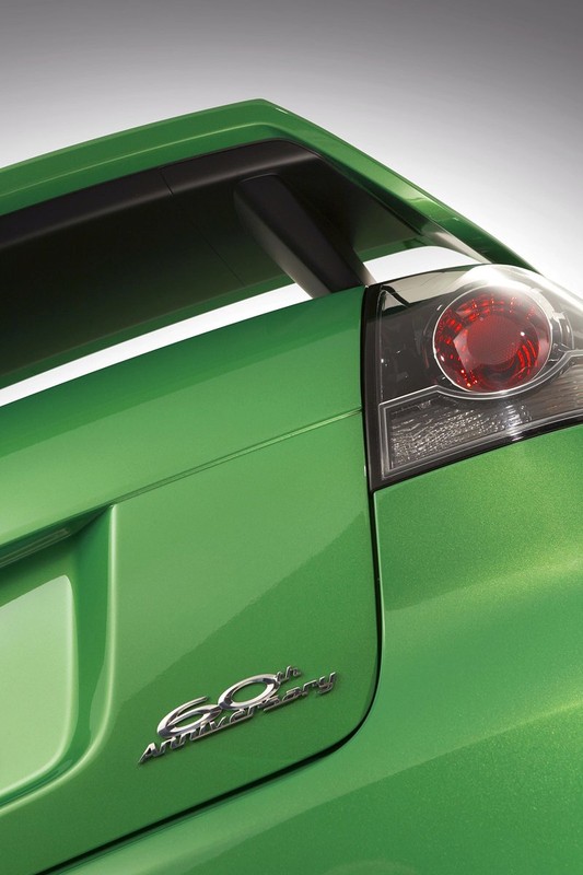 Holden VE Commodore: dwie specjalne wersje z okazji rozpoczęcia produkcji