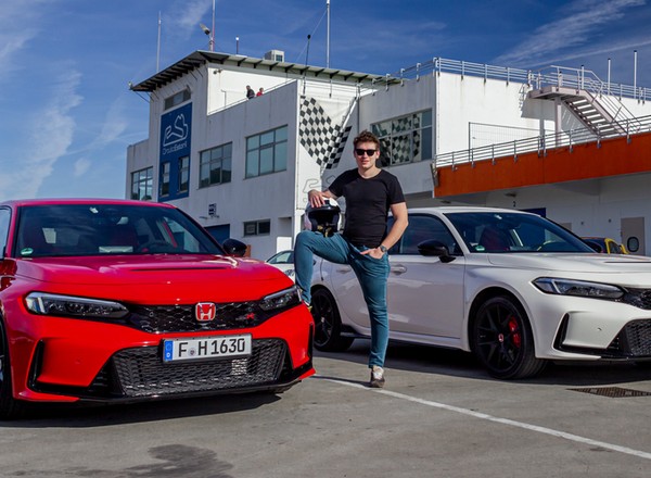 Jeździłem nową Hondą Civic Type R. W tym wozie zapominasz o prawach fizyki
