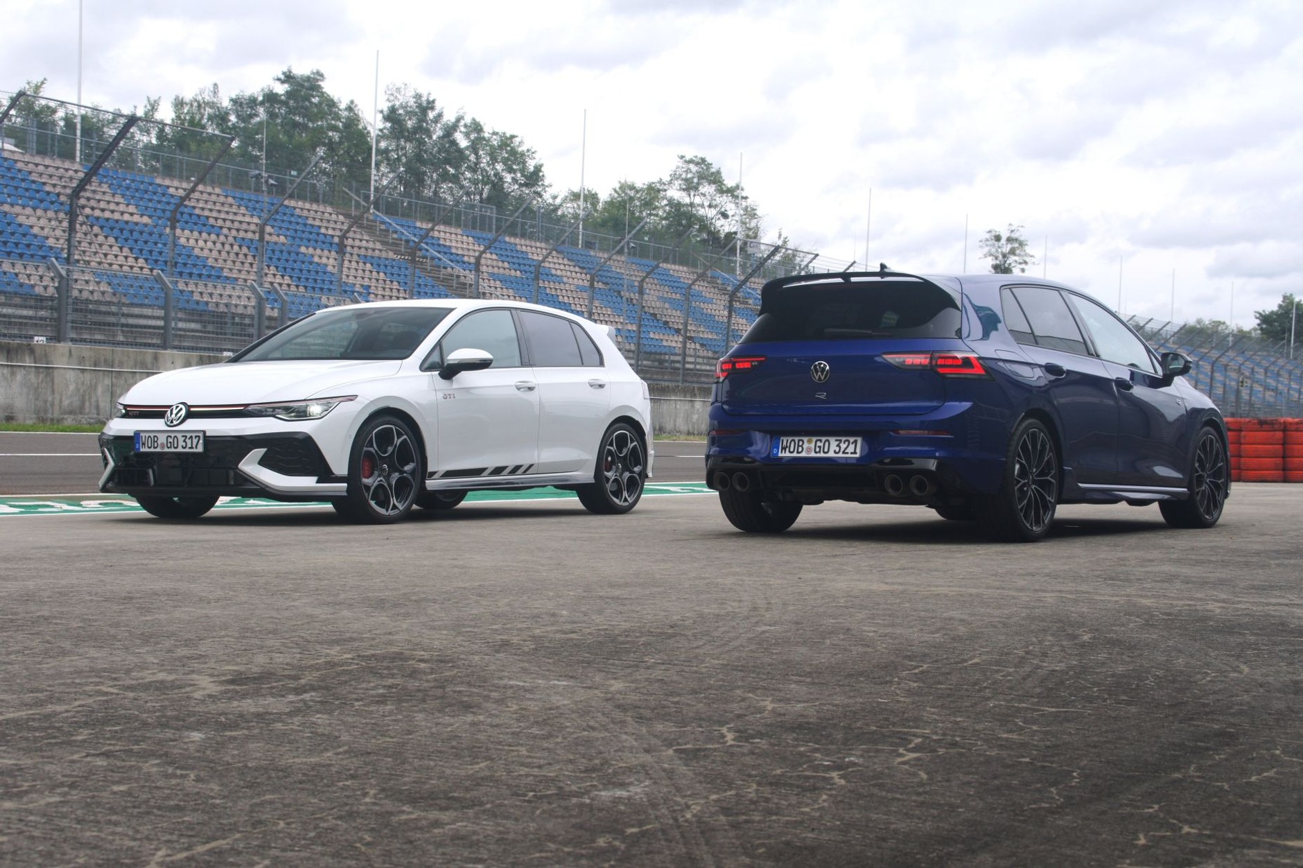 Pikantne odmiany Volkswagena Golfa: GTI i R