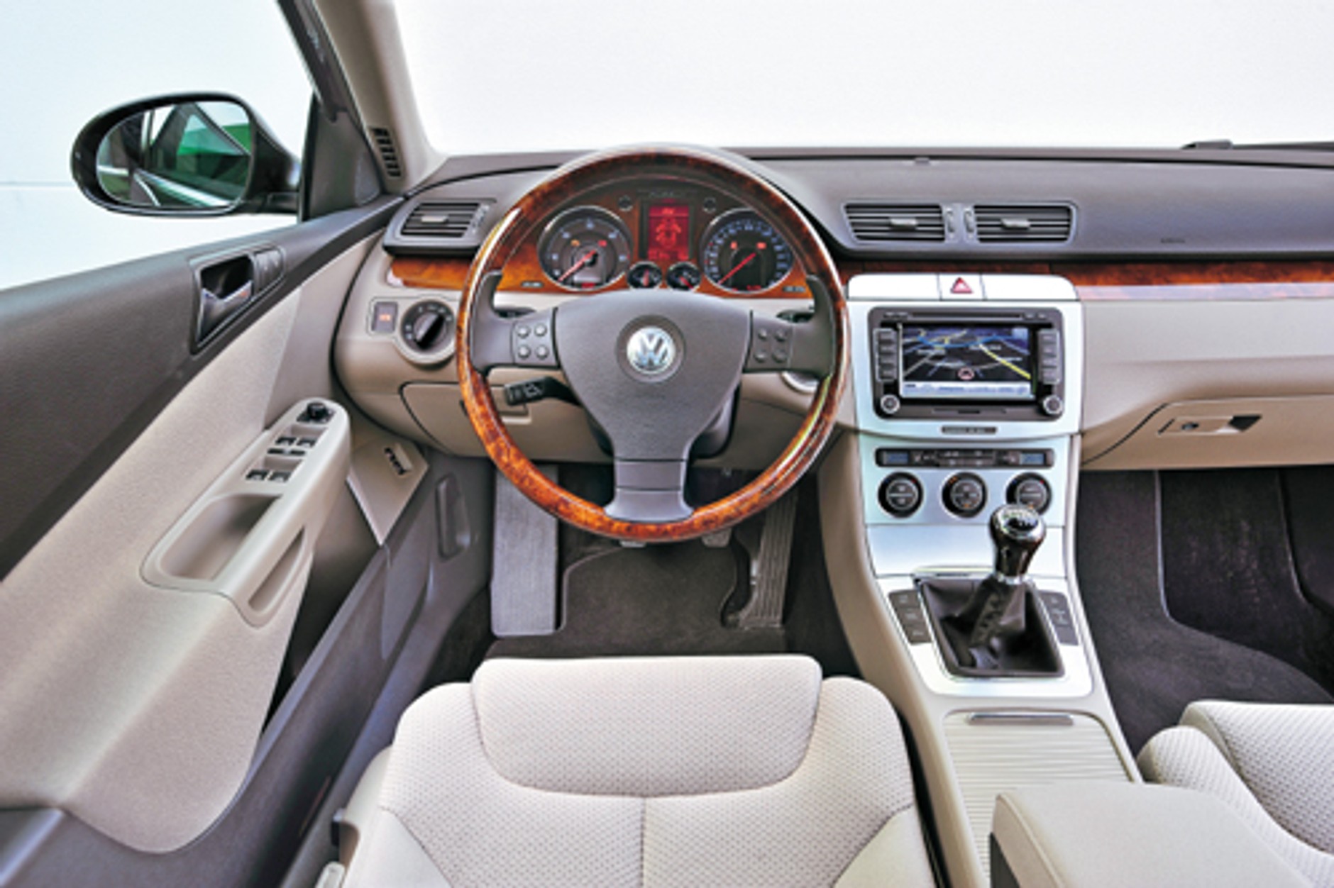 Opel Insignia kontra Honda Accord, VW Passat, Ford Mondeo i Citroen C5 - Oto piorunujące uderzenie Opla