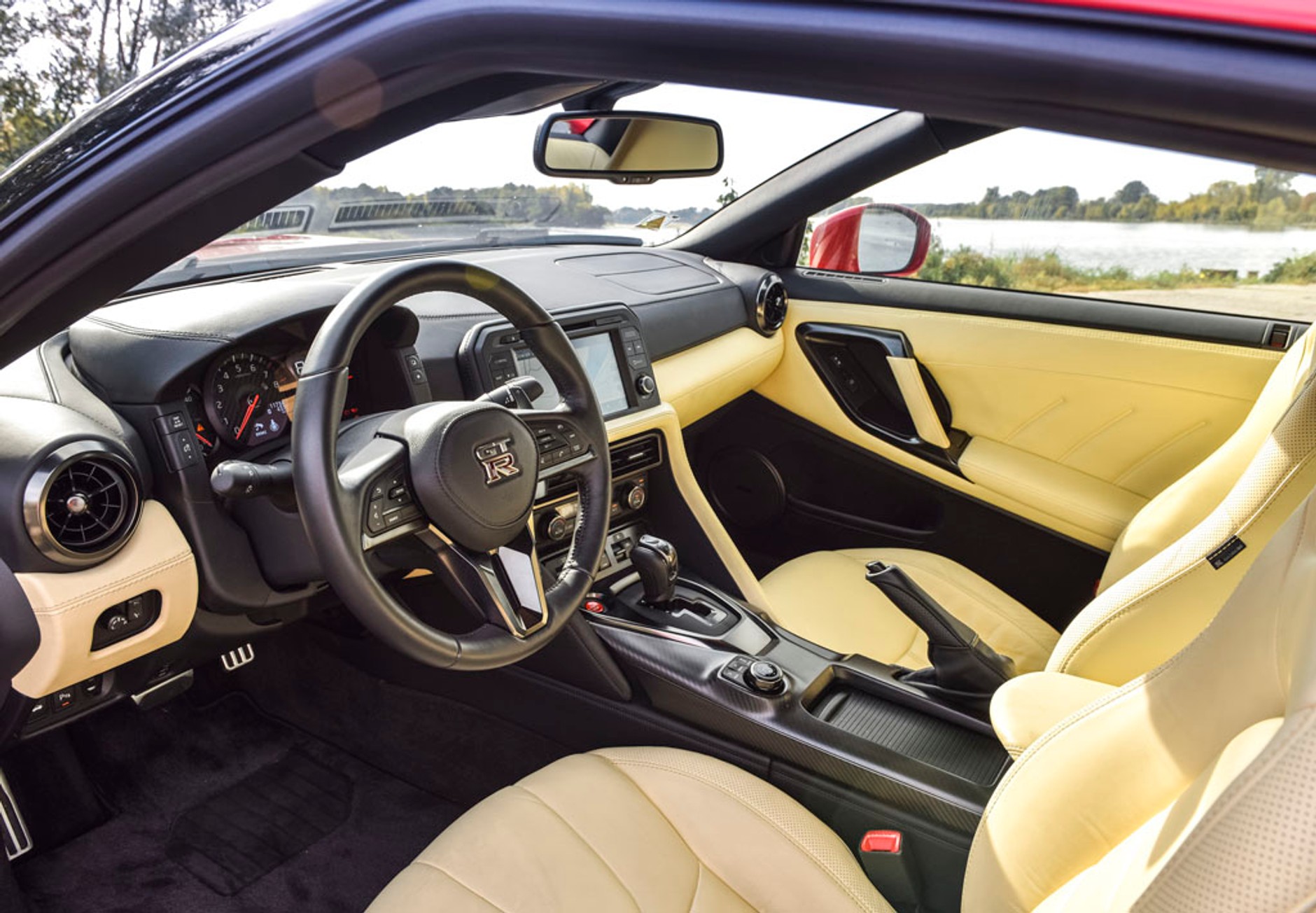 Nissan GT-R - im szybciej tym lepiej