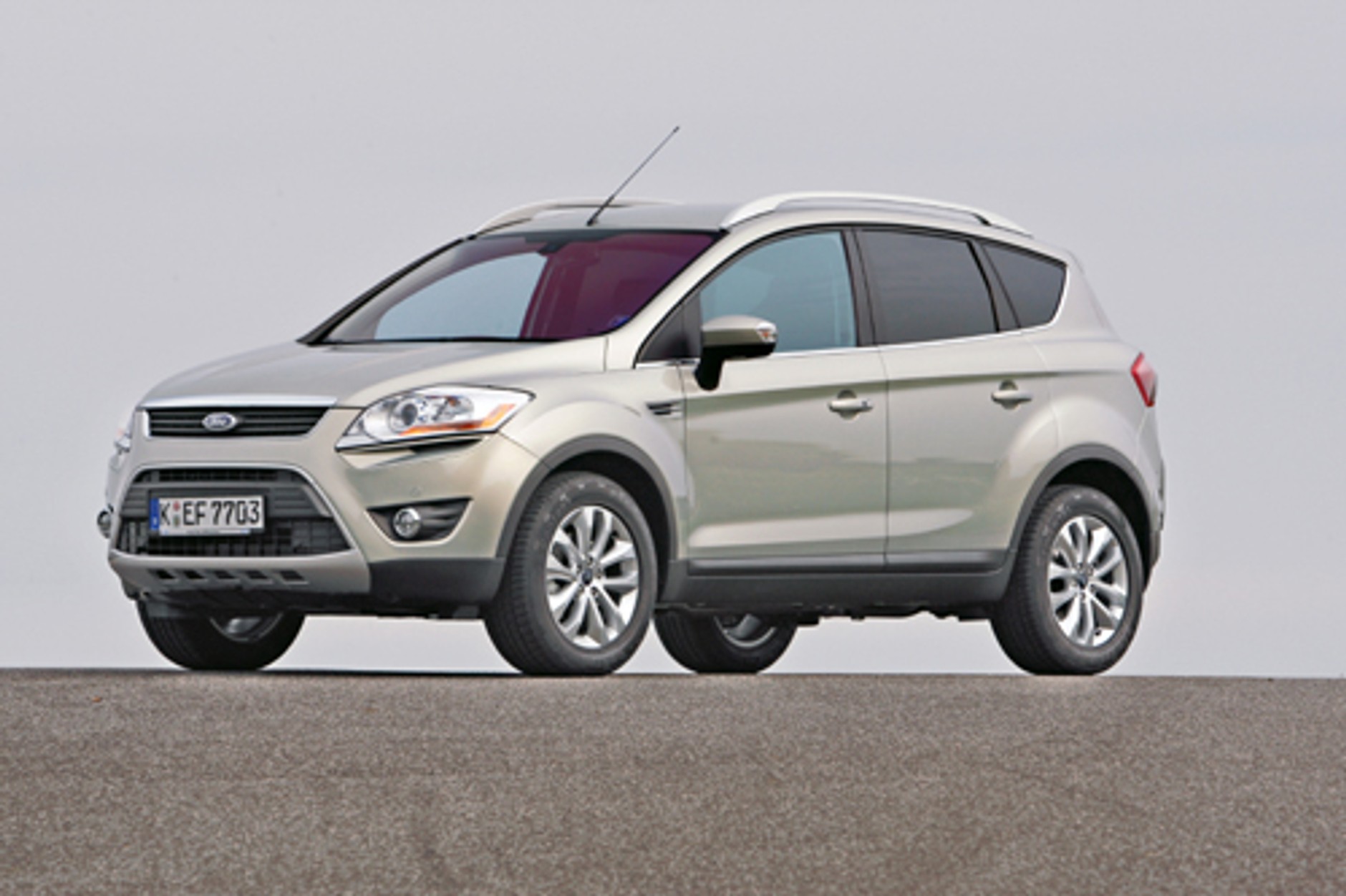Ford Kuga kontra Honda CR-V, Kia Sportage, Toyota RAV4 i VW Tiguan - SUV-y z ograniczonym apetytem