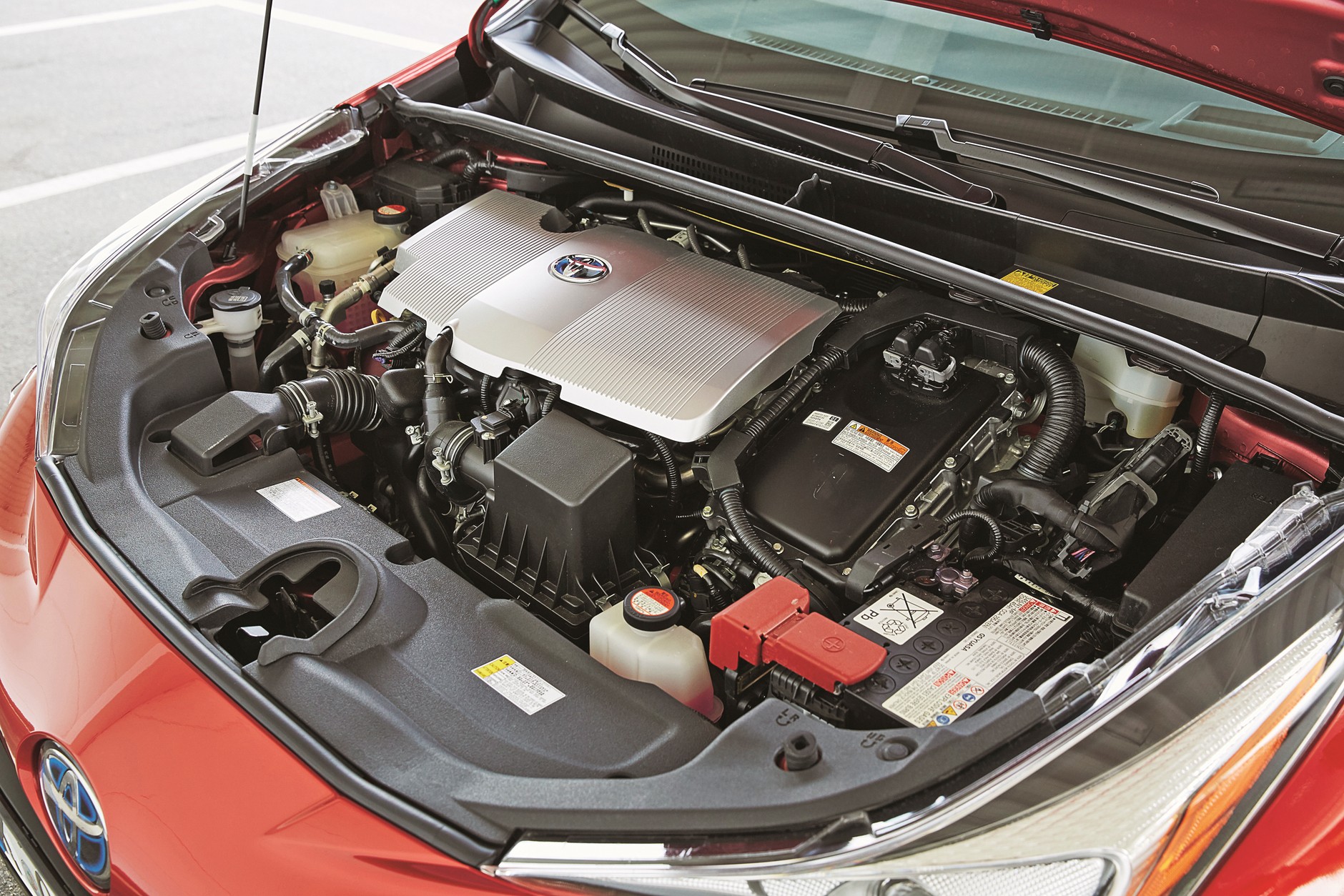 W autach hybrydowych wciąż często sopotykany jest pośredni wtrysk benzyny