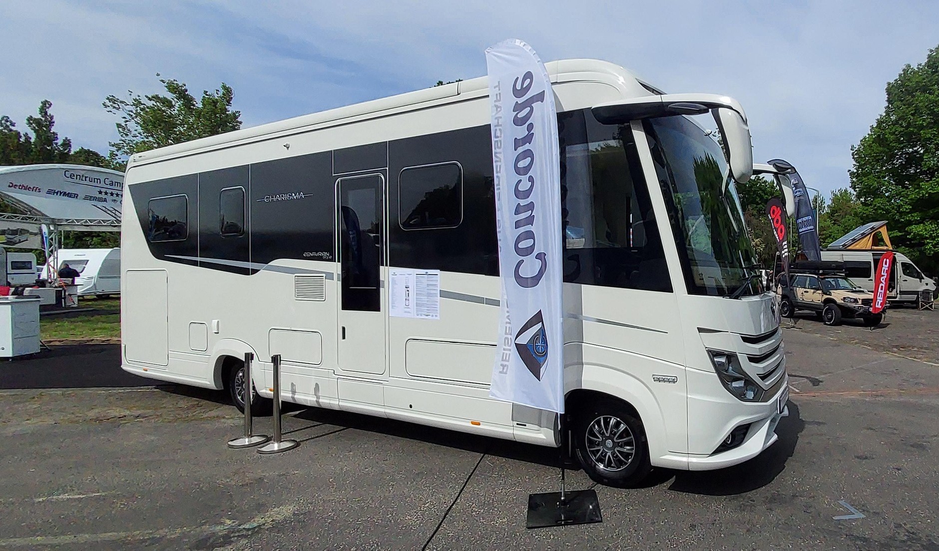 Kampery za miliony. Model Concorde Charisma 910 MI. Cena 2 730 900 zł.