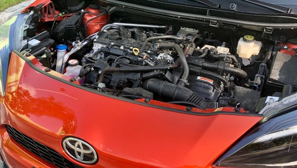 Toyota idzie pod prąd. Nie zamierza rezygnować z silników spalinowych