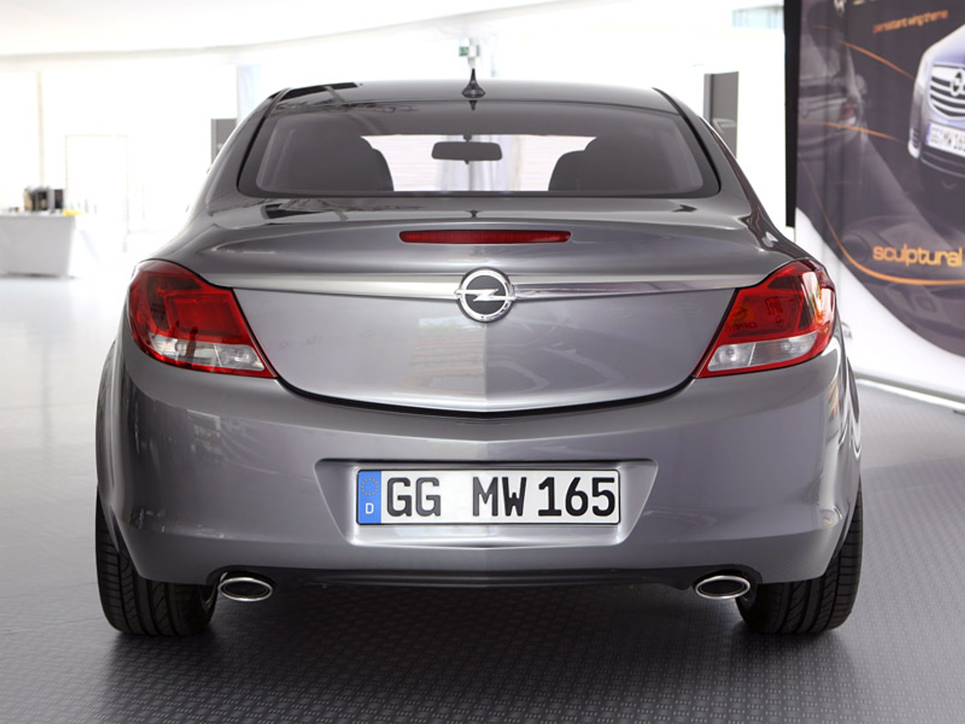 Opel Insignia: pierwsza statyczna prezentacja