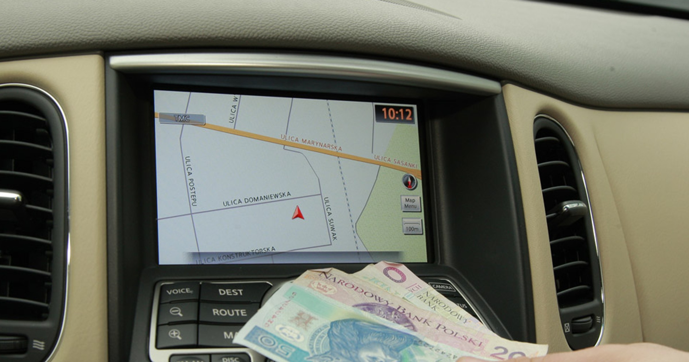 Fabryczna nawigacja: Kto kupił, ten głupi?