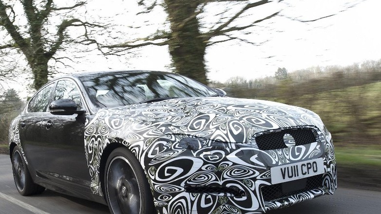 Odświeżony Jaguar XF z nowym Dieslem