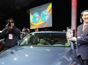 Detroit  2009: Hyundai Genesis Samochodem Roku 2009 w Ameryce Północnej (wideo)