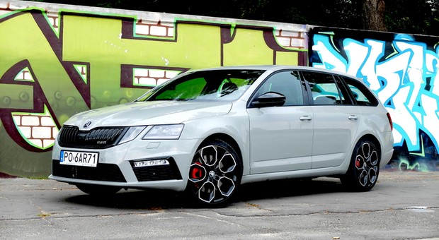 Skoda Octavia RS 245 kombi – dla taty, który lubi przycisnąć | TEST