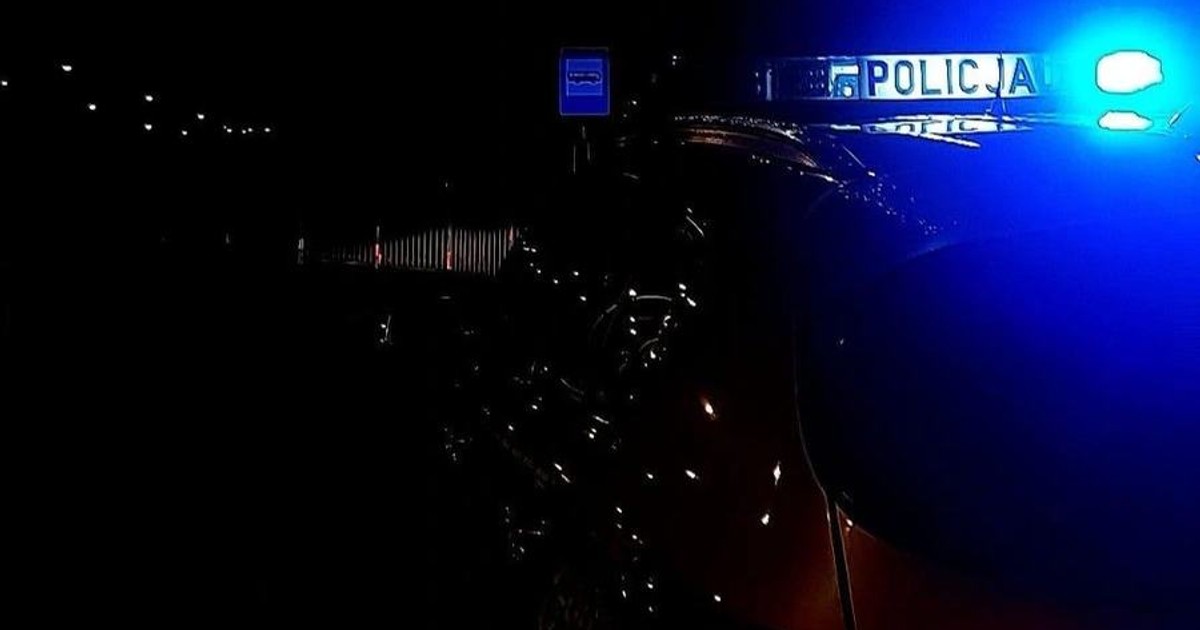 Policjanci prowadzili rutynowe działania. Wtedy pojawił się Opel. Jego kierowca zaczął uciekać