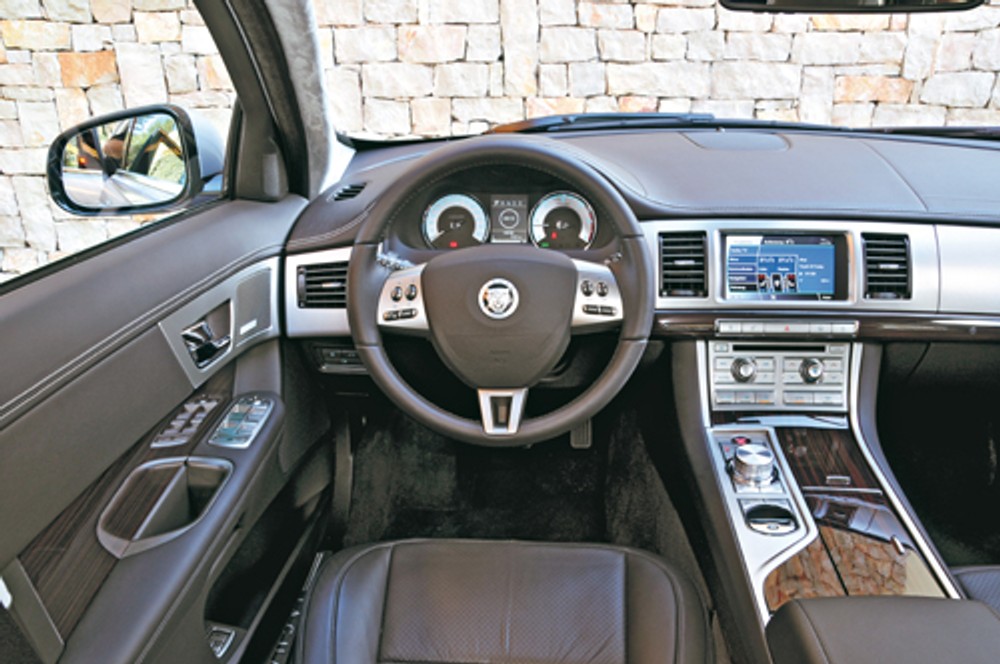 Jaguar XF: Tata nie zaszkodził