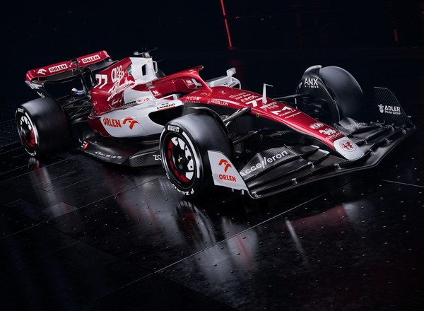 Alfa Romeo F1 Team ORLEN pokazała nowy bolid. Kubica w składzie zespołu