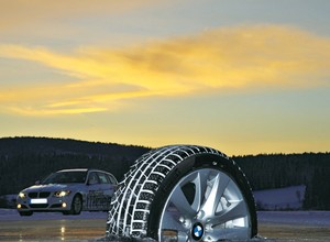 Test opon zimowych 225/45 R17: na czym bezpiecznie przejechać przez zimę?