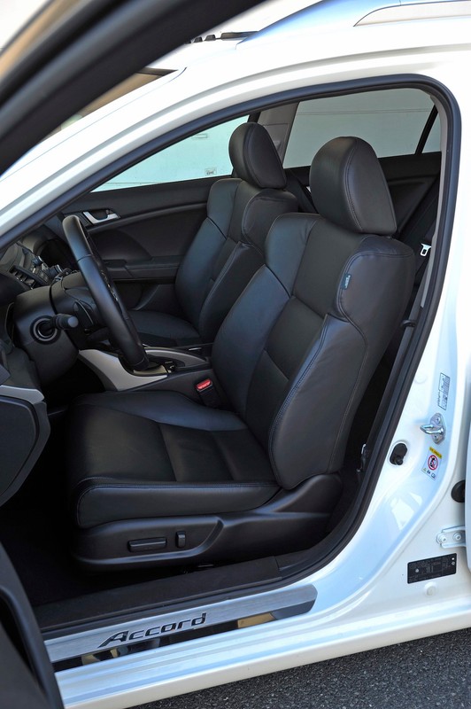 Porównanie: Ford Mondeo Kombi, Honda Accord Tourer, Škoda Superb Combi, Toyota Avensis Wagon i Volkswagen Passat  Variant