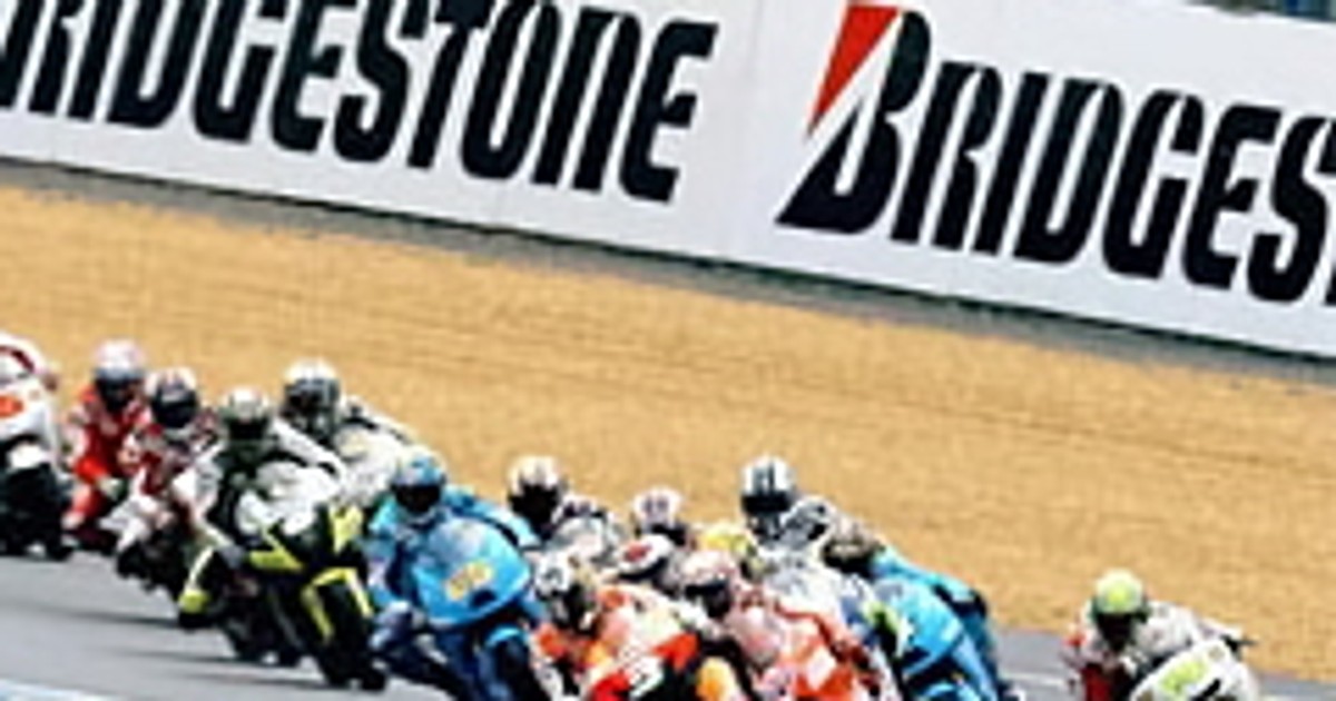 MotoGP: Lorenzo najlepszy w wyścigu z niespodziankami we Francji