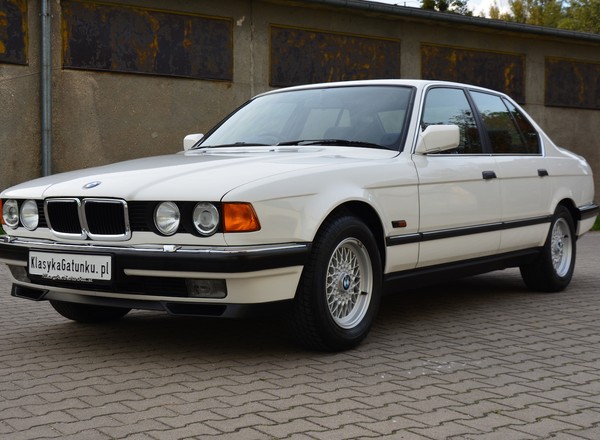 To BMW stało 23 lata w salonie i jest jak nowe