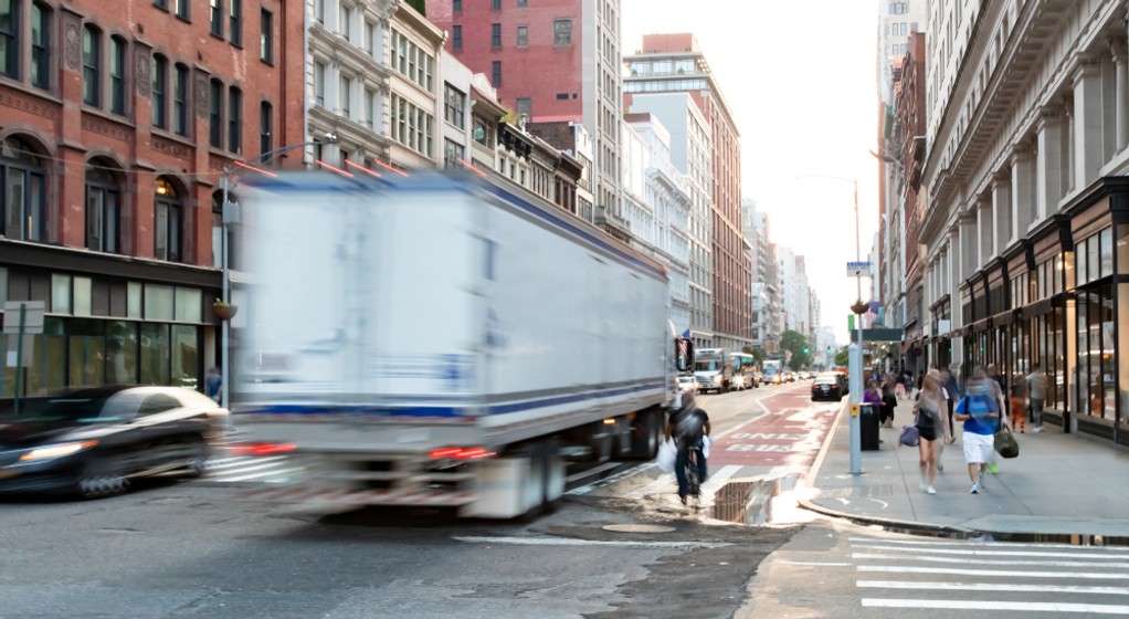 W Nowym Jorku zakaz pozostawiania ciężarówek na jałowym biegu przy włączonym silniku obowiązuje od ponad 50 lat