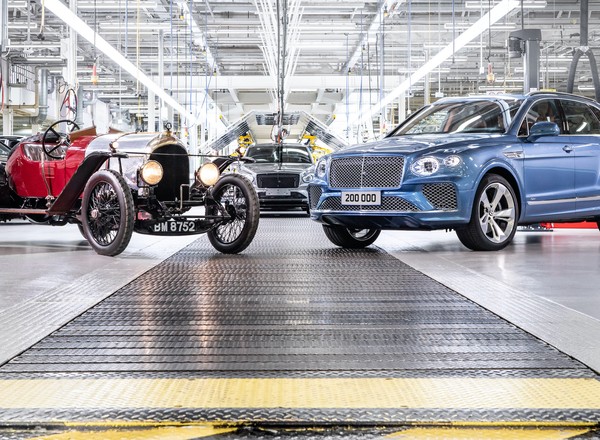 Bentley świętuje wyprodukowanie 200 tys. samochodów i przypomina kultowe modele