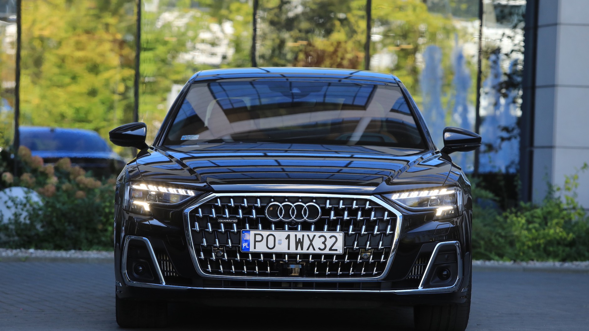 Audi A8 L 60 TFSI (2022 r.; D5)