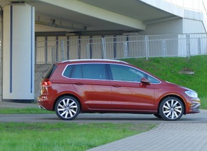 Volkswagen Golf Sportsvan 1.5 TSI - ma cztery cylindry, jeździ na dwóch, a pali, jakby miał ich sześć | TEST