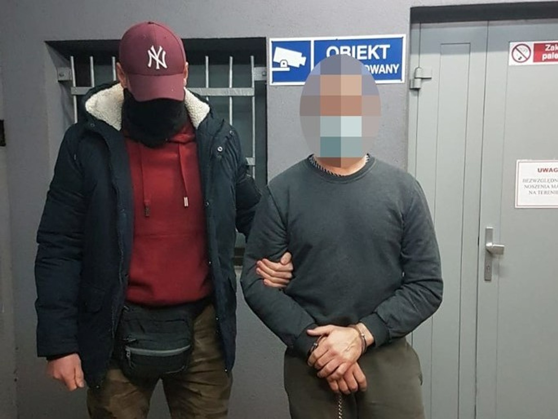 Policja rozbiła gang złodziei kradnących auta "na walizkę"