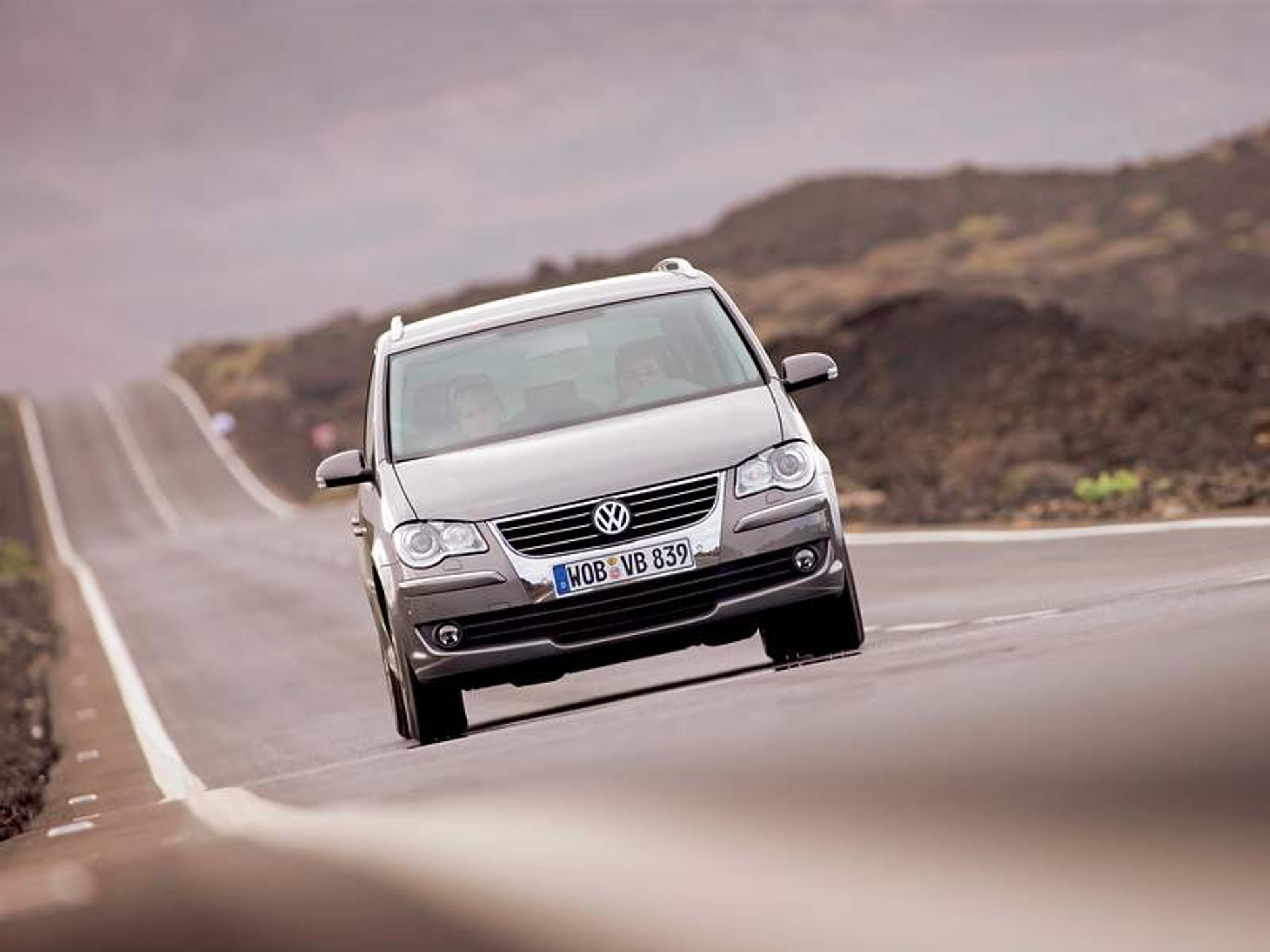 Paryż na żywo: VW Touran – teraz również z DSG