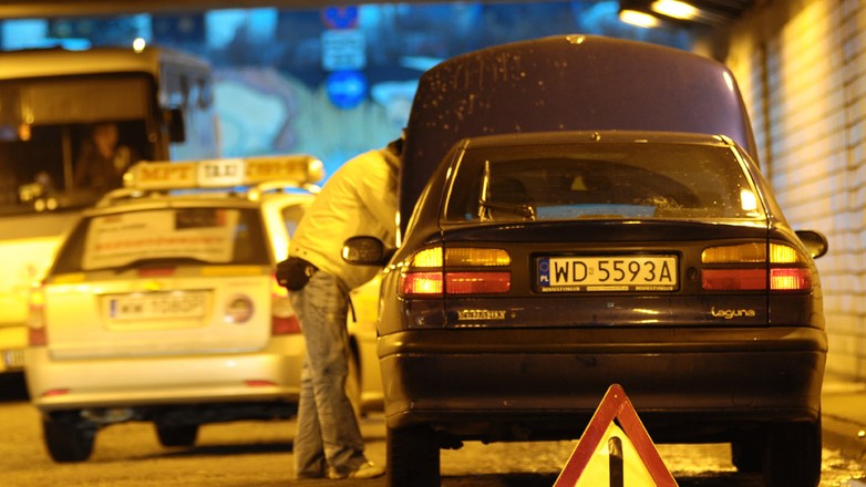 Awaria w tunelu, na wiadukcie lub na moście: Nie tamuj ruchu!