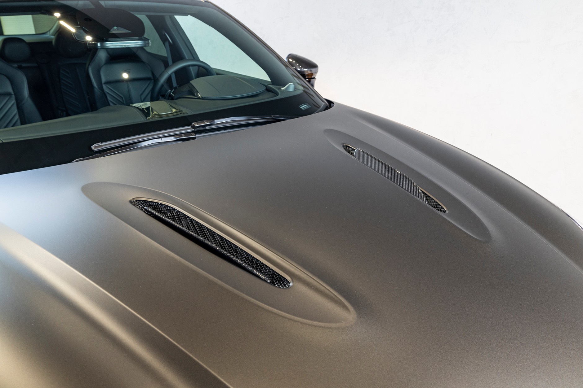 Aston Martin DBX S