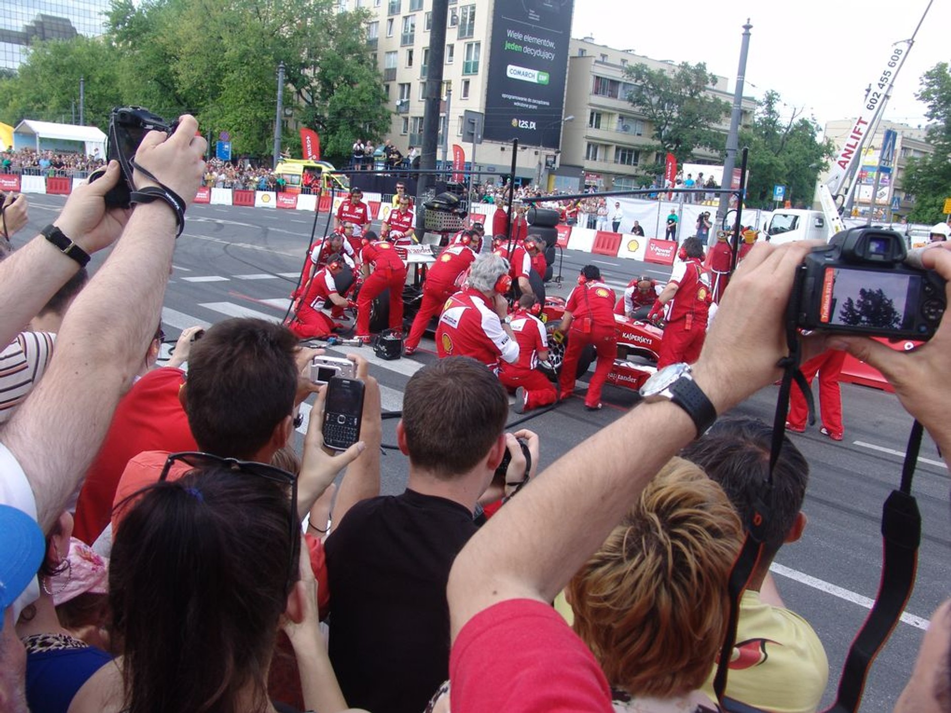 Shell V-Power Nitro+ Show