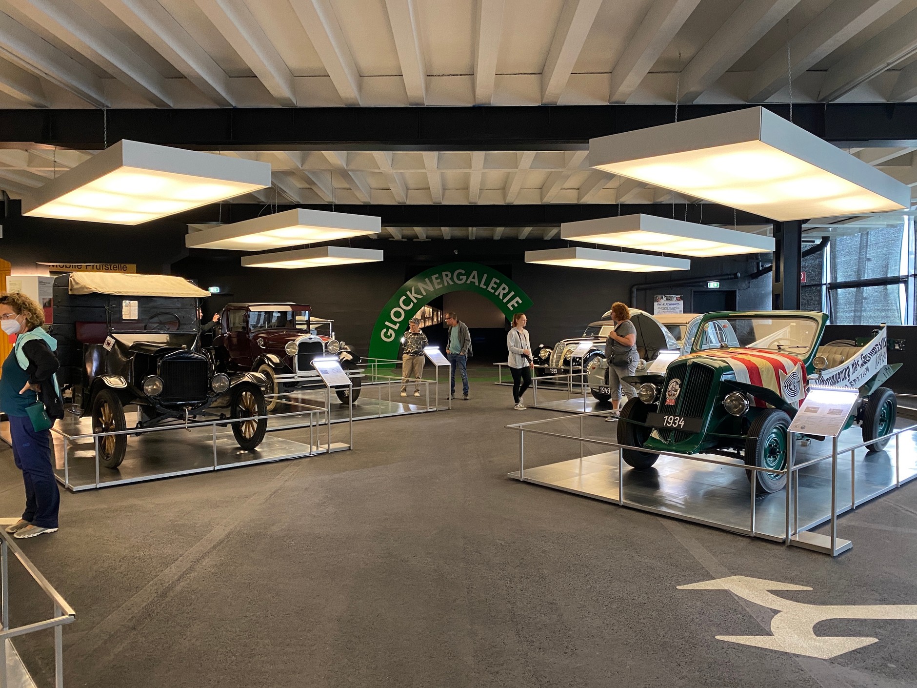 Porsche 718 Cayman T (982c, 2022 r.) – podróż w Alpy