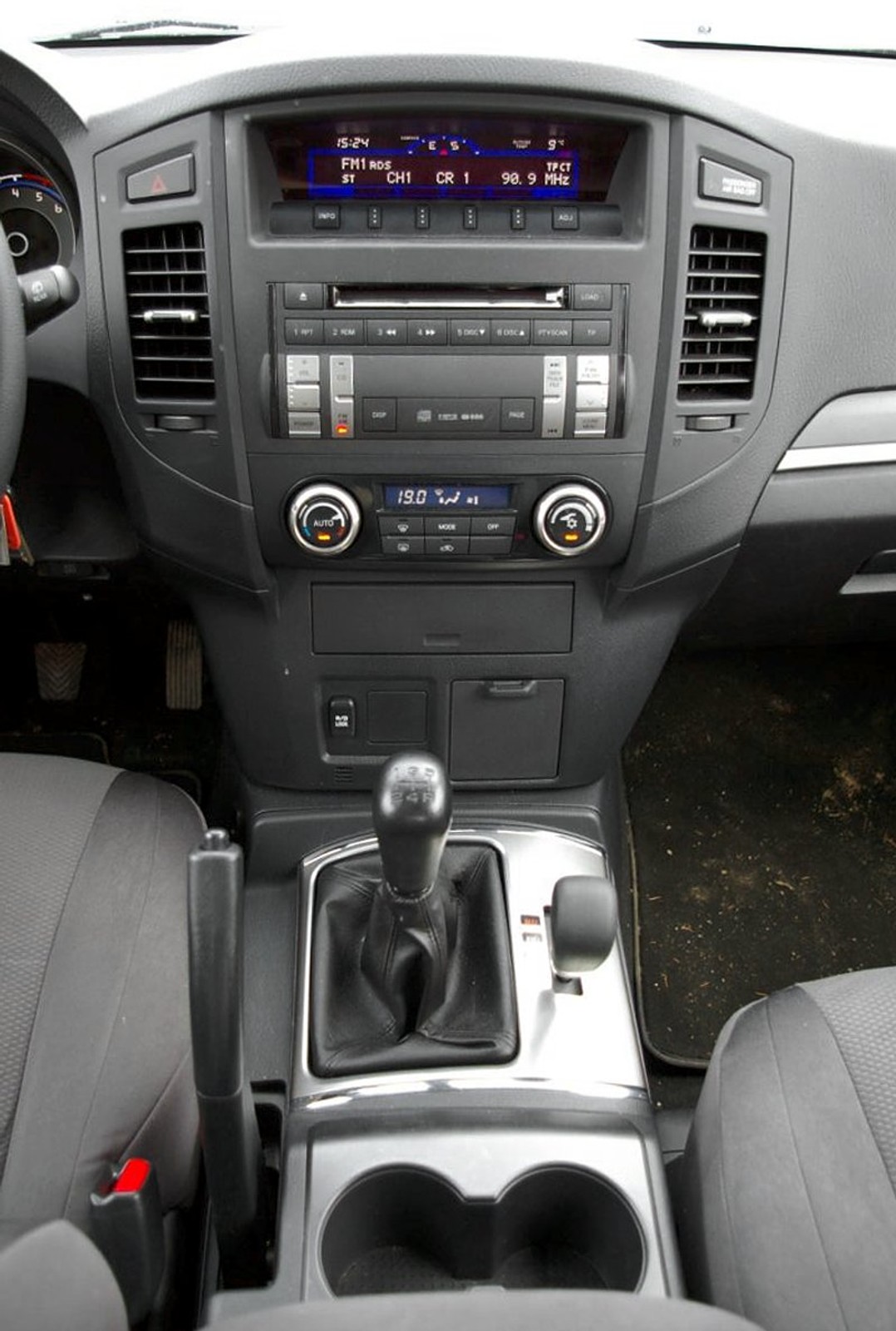 Mitsubishi Pajero 3.2 DI-D SWB – zwinna jaszczurka