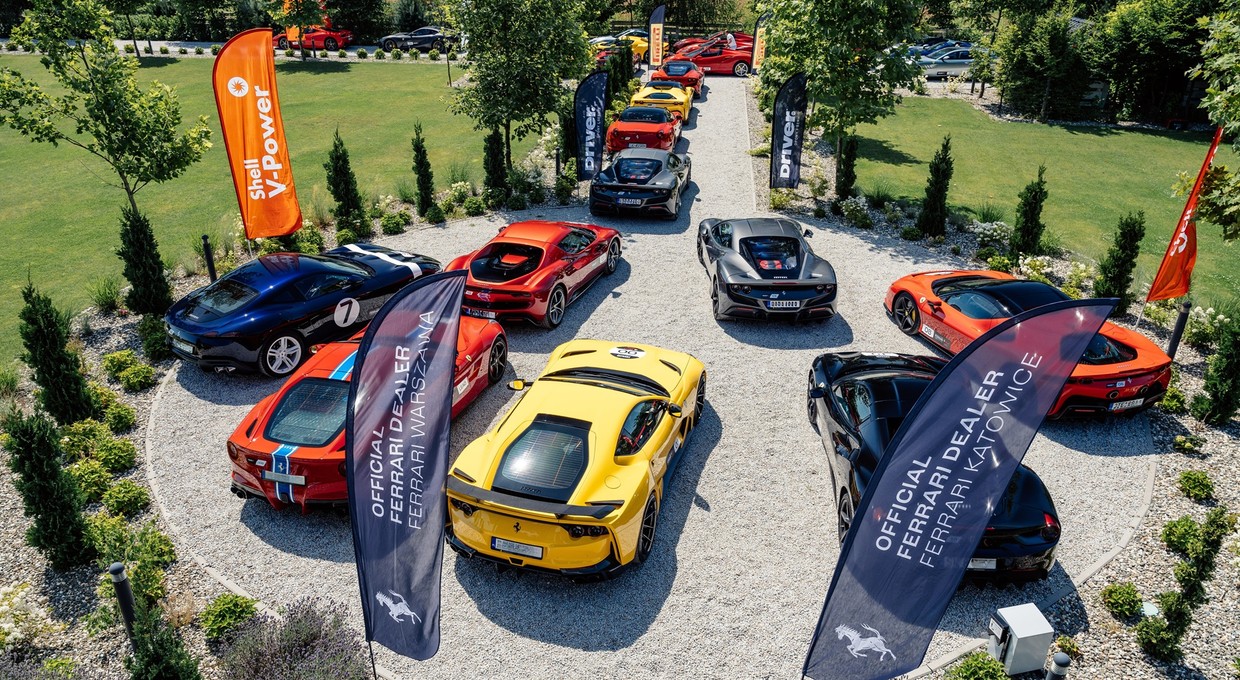 Wyciągną z garaży wyjątkowe auta i mocno je przewietrzą. Prawie 30 Ferrari na trasie
