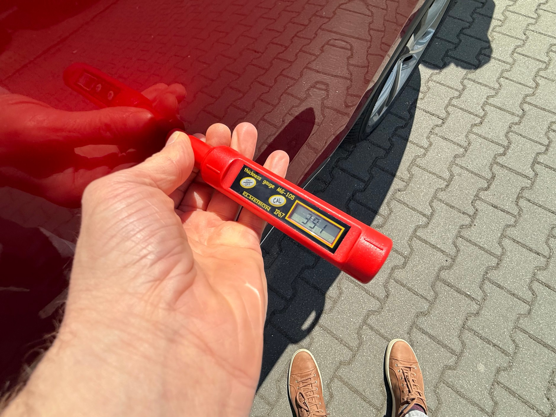 Czerwone używane MG EHS z przebiegiem 71 tys. km za 83 tys. 900 zł