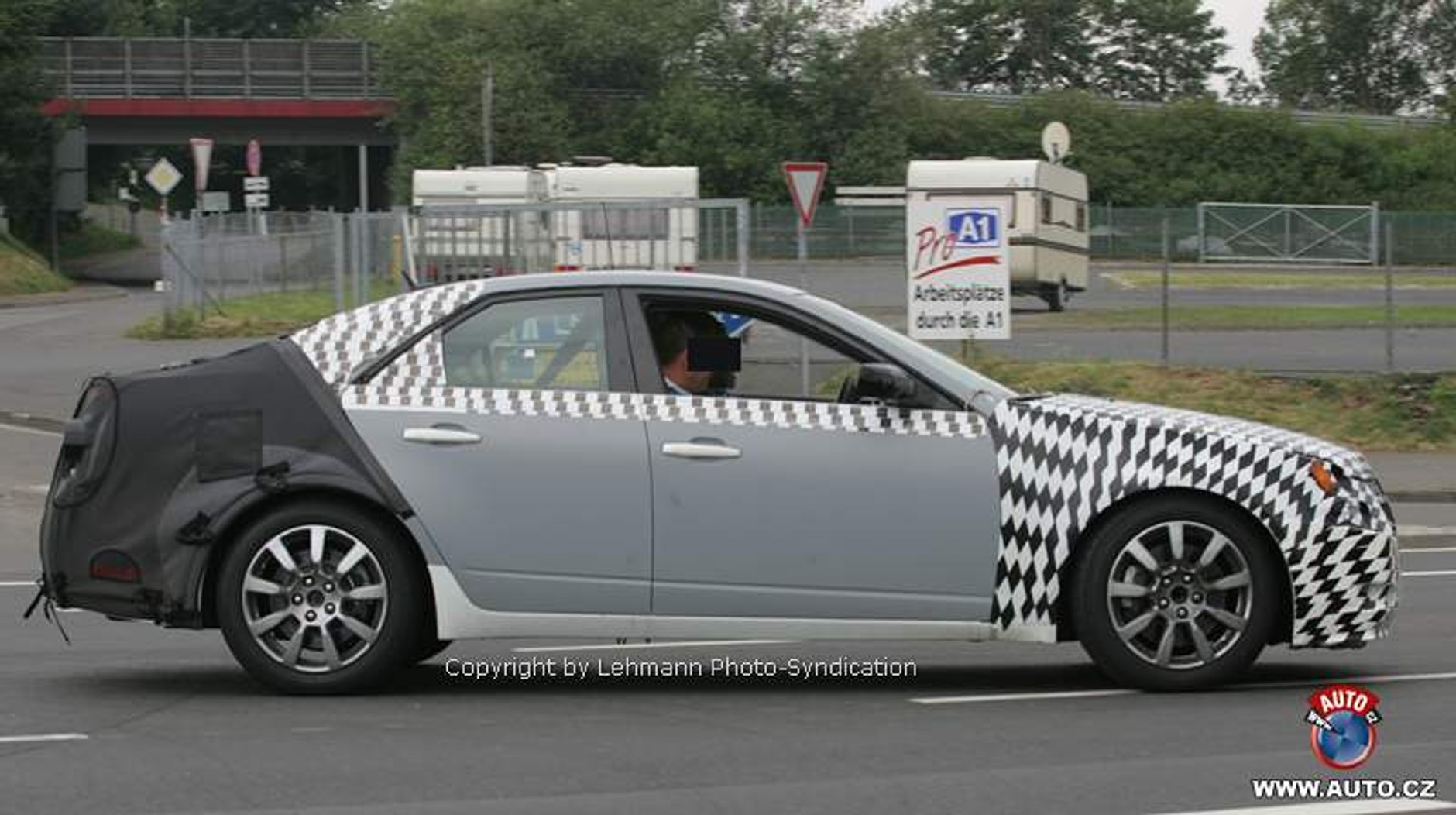Spy Photos: nowe zdjęcia Cadillaca CTS