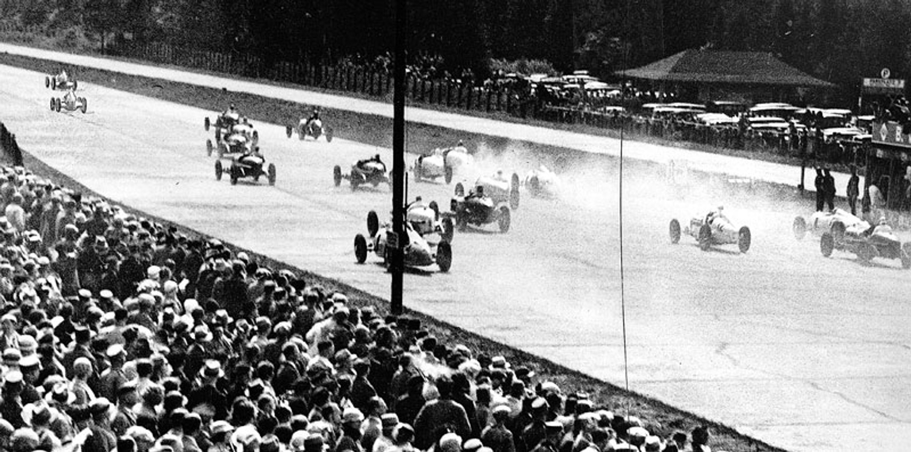 Mercedes-Benz: srebrne strzały w okresie przedwojennym