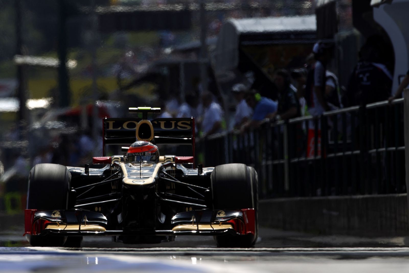 Grosjean zostaje w Lotusie