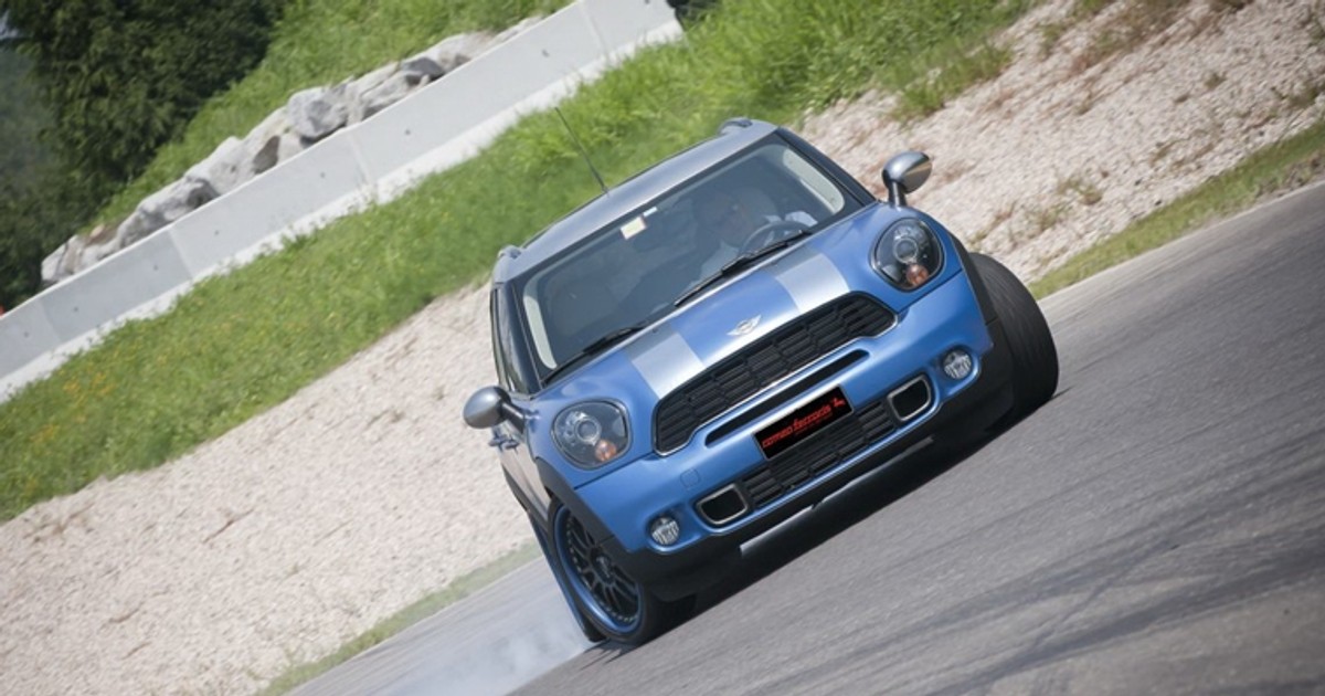 Mini Countryman od Ferrari
