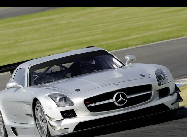 Mercedes-Benz SLS AMG GT3 już gotowy do wyścigów