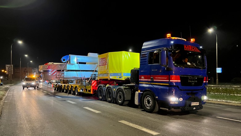 Transport gigantycznej maszyny TBM w Warszawie