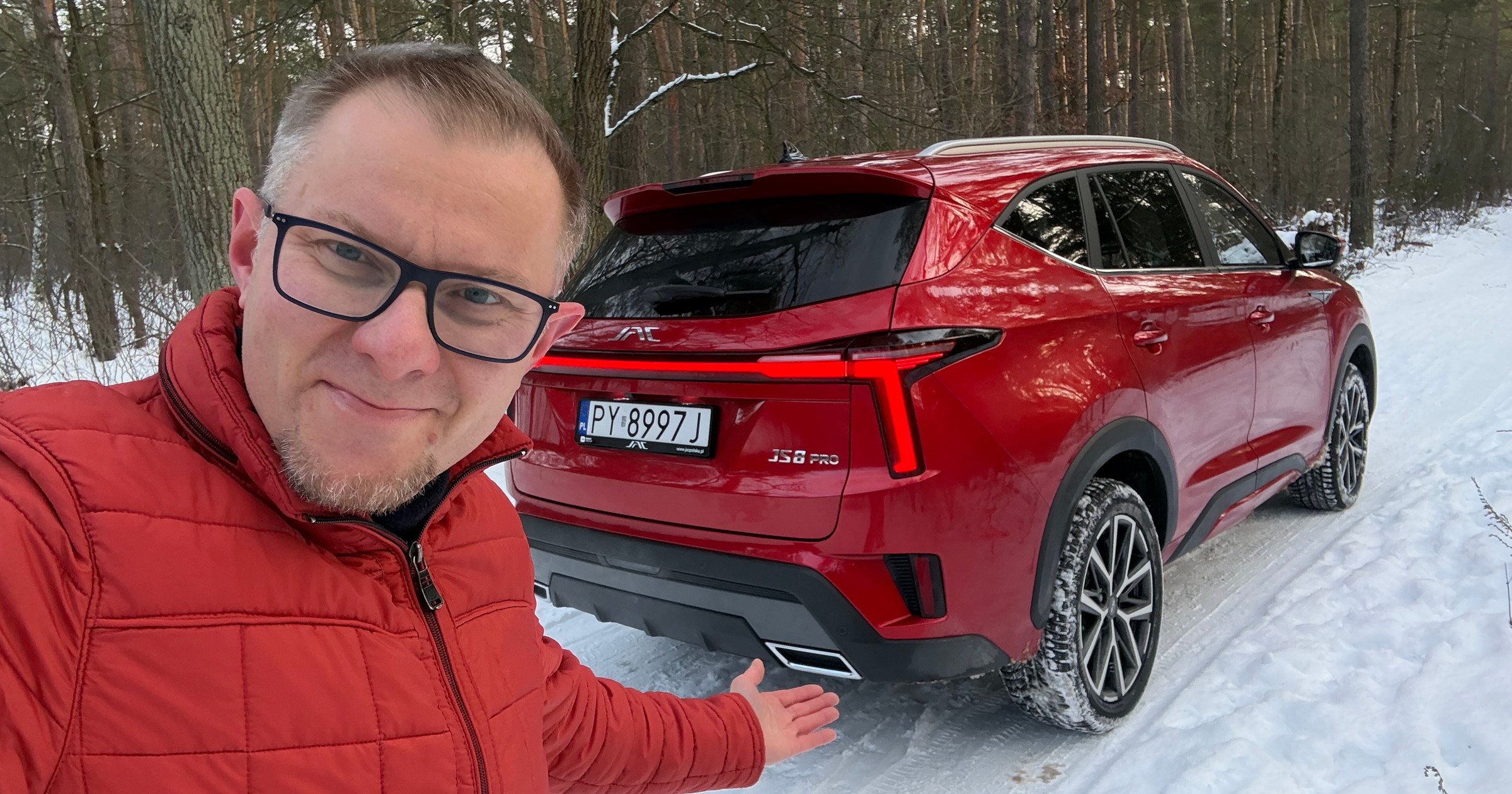 Jeździłem flagowym SUV-em marki JAC. Czy 7-osobowy JS8 Pro jest lepszy od europejskich konkurentów?