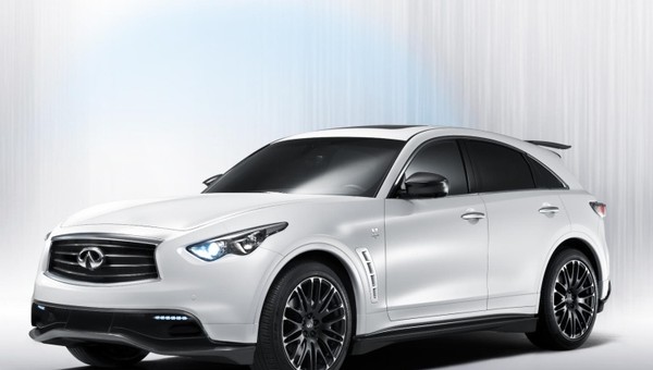Infiniti FX przyprawione przez Sebastiana Vettela