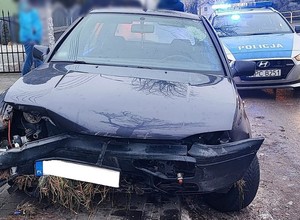 "Pożyczył" i rozbił ich Golfa. Gdy znaleźli go przed domem, wezwali policję