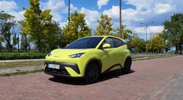 Tesla na równi pochyłej. BYD sprzedał w Europie więcej aut elektrycznych niż Amerykanie