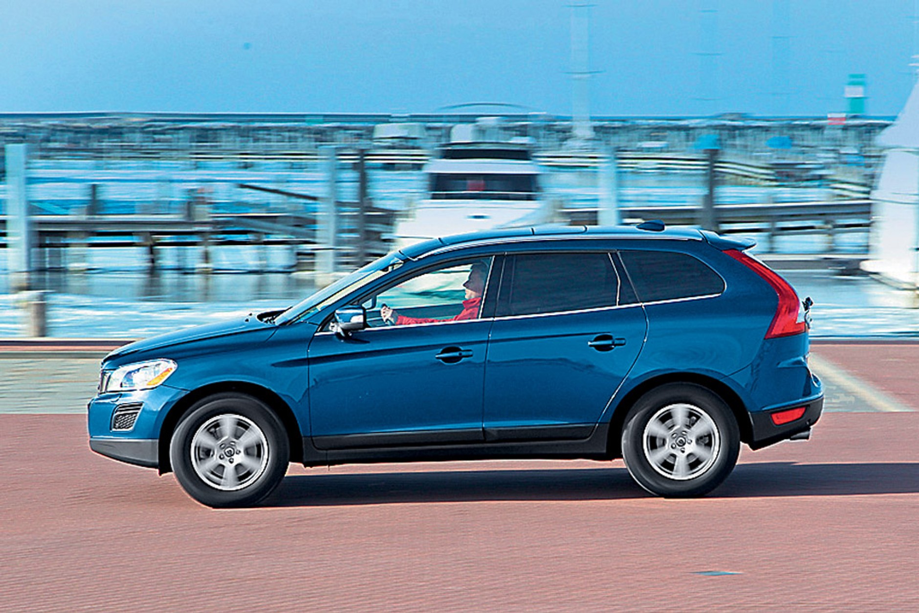 Volvo XC 60 kontra Mercedes GLK, Audi Q5 i BMW X3: świeży powiew w klasie SUV