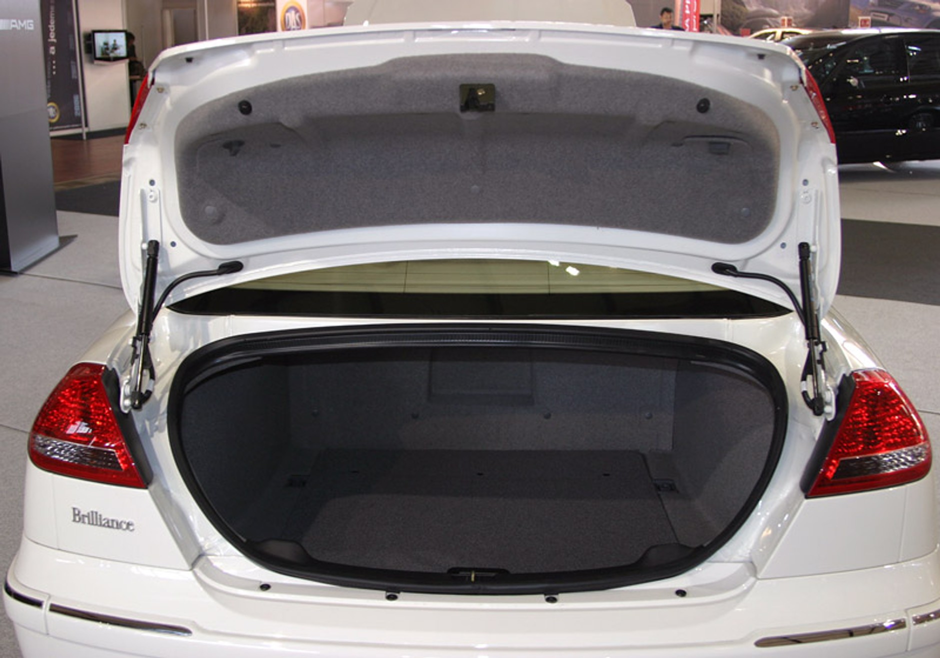 Paryż 2008:  Brilliance BS4 za 15 990 Euro