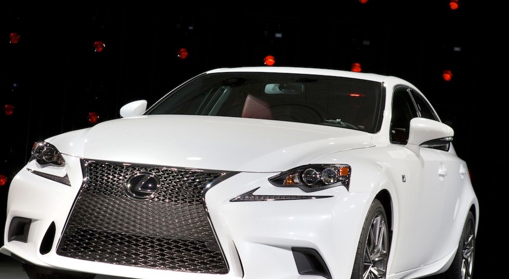 Lexus IS 300H: hybrydowy, ale jednak sportowy
