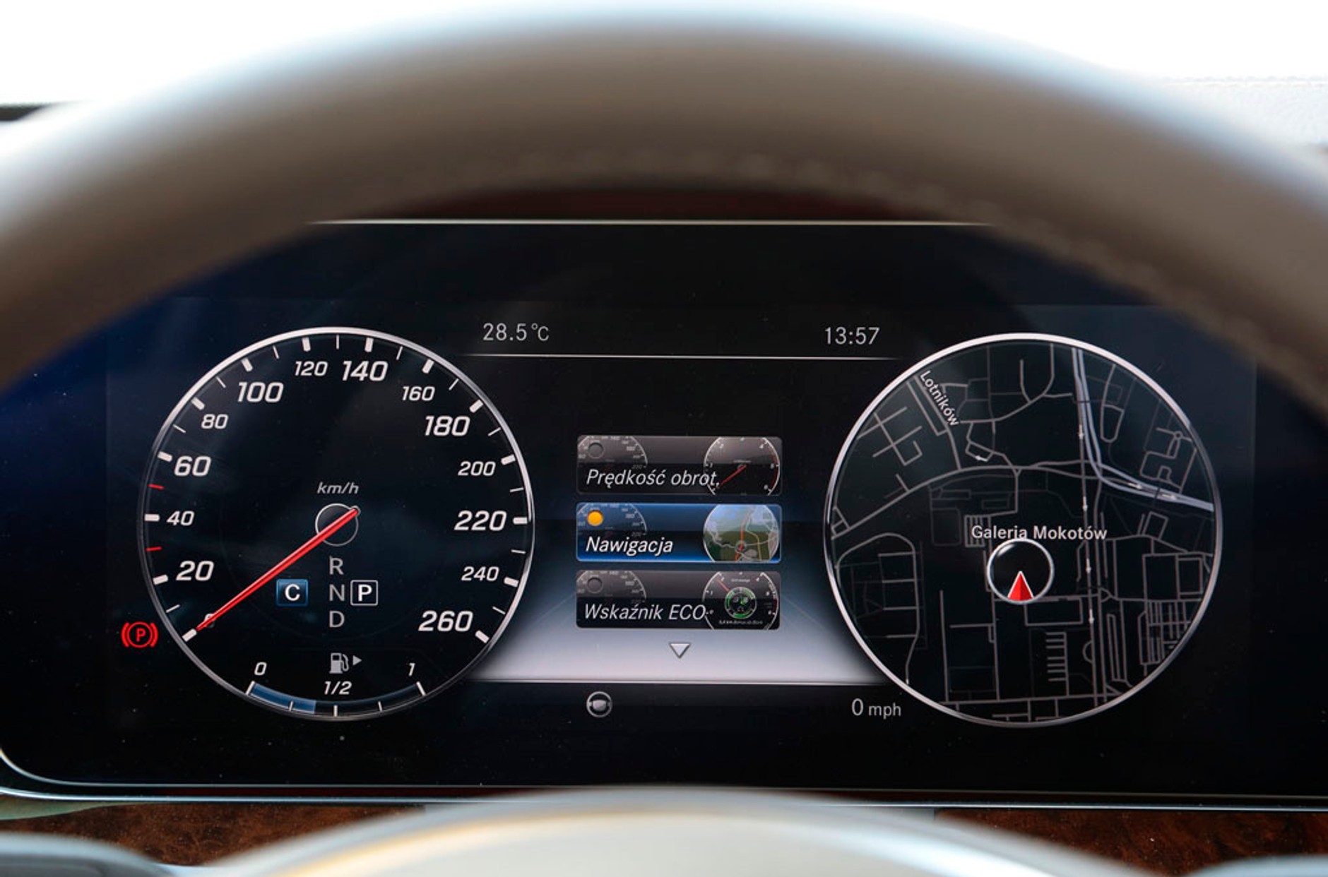 Mercedes E 220d - czy jest wystarczająco inteligenty na nasze drogi?